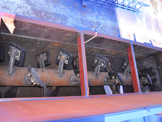 穩定(ding)土廠拌設備部(bù)件