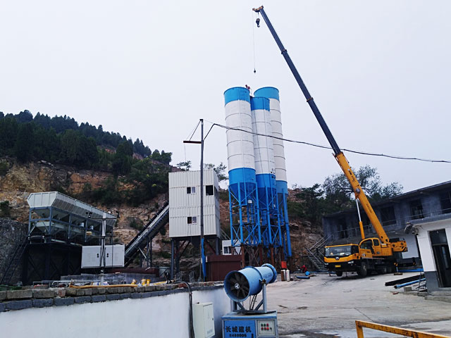 HZS120集(jí)裝箱式混凝土攪(jiao)拌站