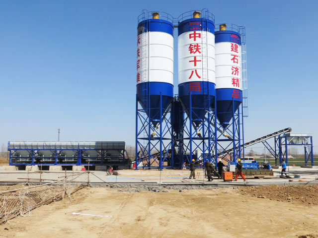 中鐵十八(bā)局穩定土(tu)廠拌設備(bei)