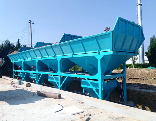 混凝土配(pei)料機分類及(ji)安裝流程